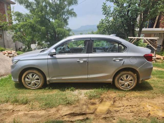 https://images10.gaadi.com/usedgaadi-sellcar/UsedCar/b4859e21-e063-45dc-9979-7f32f9263135/c76b51cf-60fa-4bff-b235-13221d806654.jpg?imwidth=6400