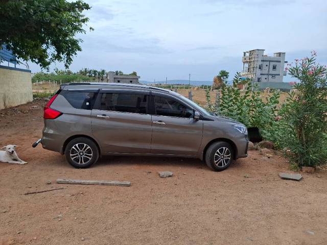 https://images10.gaadi.com/usedgaadi-sellcar/UsedCar/b490d6ae-e4ca-4663-8b76-251514022a78/eb8ffa24-a1a6-4261-84b0-e0223ed2c9ac.jpg?imwidth=6400