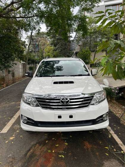Toyota Fortuner 4x2 Manual Toyota Fortuner 4x2 Manual