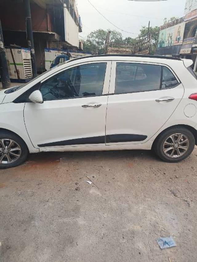 https://images10.gaadi.com/usedgaadi-sellcar/UsedCar/b4fb552d-e954-444d-a44d-34dd0c16ff92/74238435-46c1-4e8e-955b-eacd575e5564.jpg?imwidth=6402