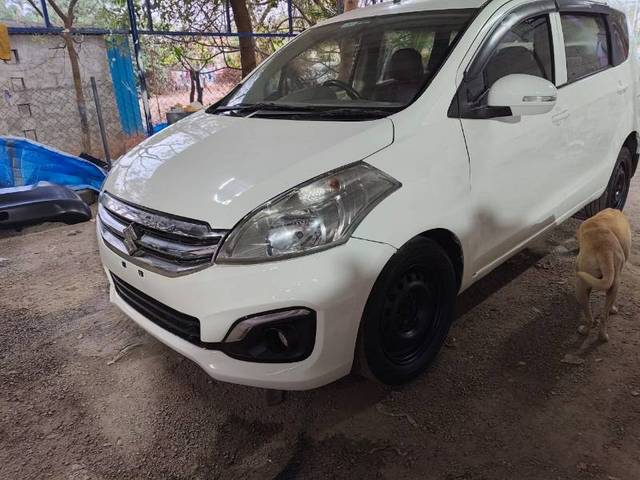 https://images10.gaadi.com/usedgaadi-sellcar/UsedCar/b502695f-9573-4db9-89a5-25965d4926da/580f15aa-562f-46f5-a25f-4991d7b2a15e.jpg?imwidth=6401