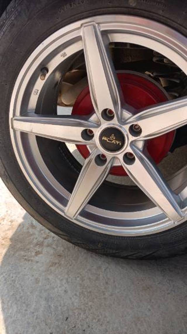 https://images10.gaadi.com/usedgaadi-sellcar/UsedCar/b514f144-e935-406a-8c8c-54db9c43cf16/9858294e-ad78-422b-a31f-b22e38301ee4.jpeg?imwidth=6402
