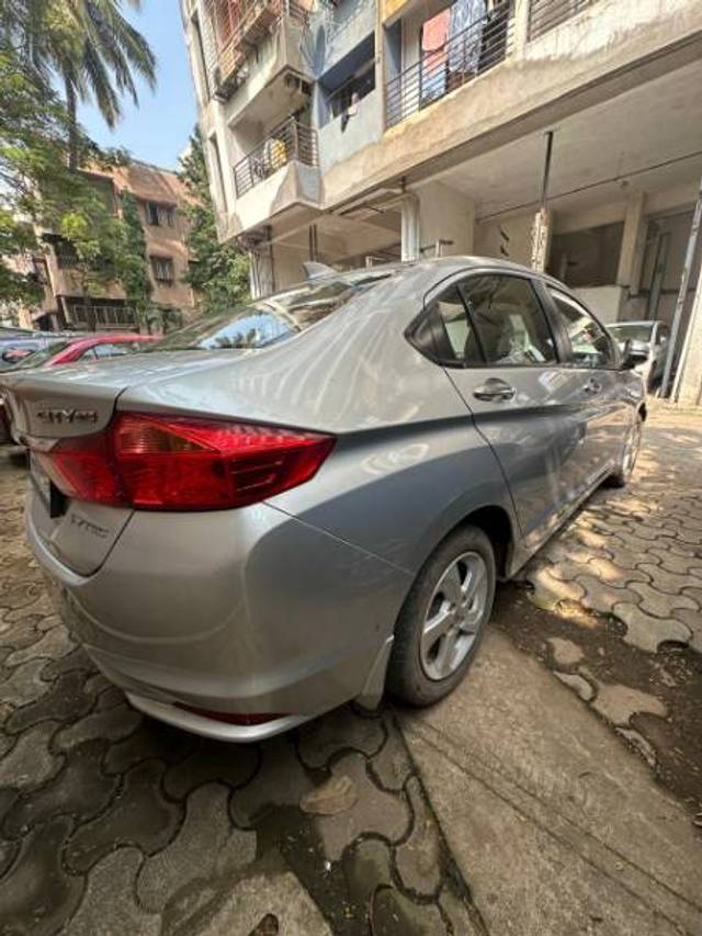 https://images10.gaadi.com/usedgaadi-sellcar/UsedCar/b55e095c-7e4f-47f5-a7c5-92845f6009b3/5ba96b95-a7d6-44e4-989b-d28af796cb7a.jpg?imwidth=6400