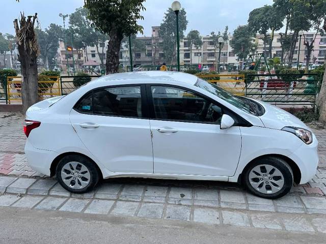 https://images10.gaadi.com/usedgaadi-sellcar/UsedCar/b586d686-7347-42a0-ae86-97f9c777f730/263bda31-663f-4646-8341-ad1a3bb31af1.jpg?imwidth=6401