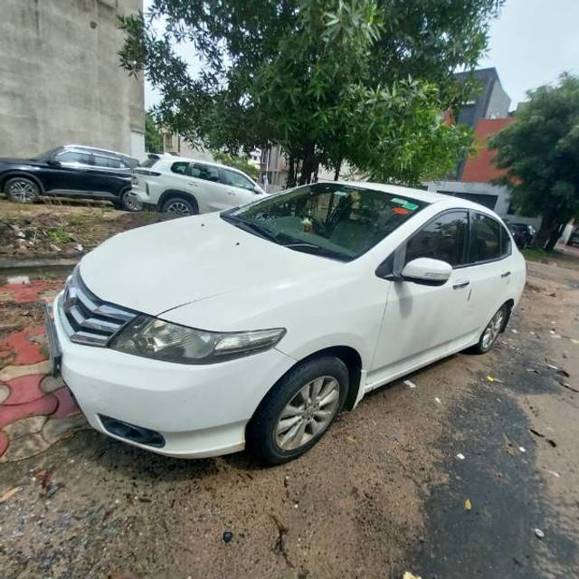 https://images10.gaadi.com/usedgaadi-sellcar/UsedCar/b5a80f82-a52b-49d0-bcf7-56e89874a370/c76b46d5-503f-47ce-82f9-810176529cdd.jpg?imwidth=6402