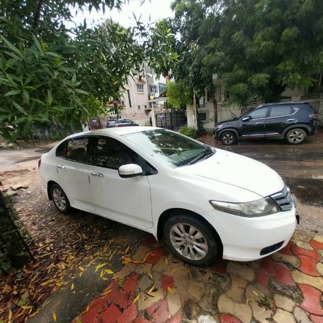 https://images10.gaadi.com/usedgaadi-sellcar/UsedCar/b5a80f82-a52b-49d0-bcf7-56e89874a370/e3b17aaa-04fd-49c8-acf2-01d49c8b2c3c.jpg?imwidth=6400