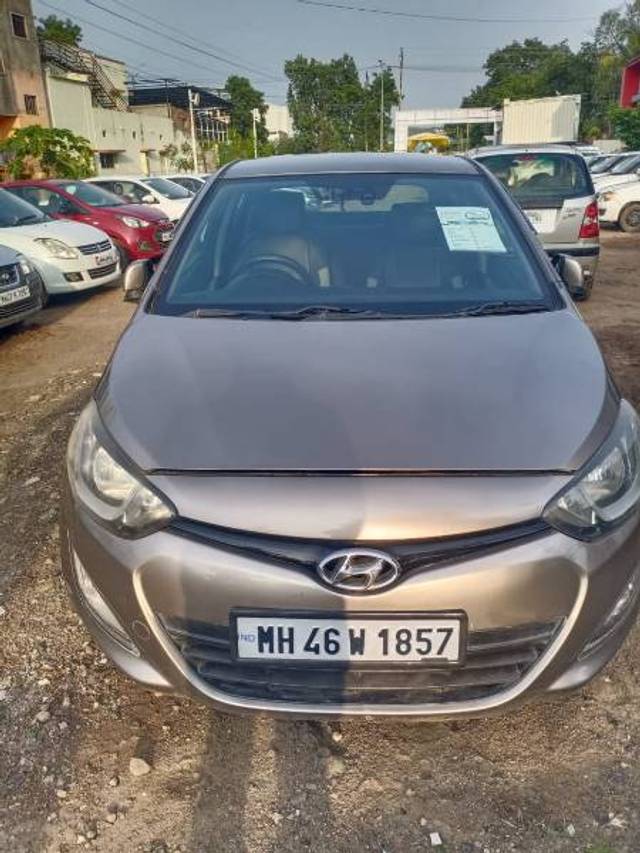 https://images10.gaadi.com/usedgaadi-sellcar/UsedCar/b5d11480-09f8-43dd-a720-81b2c0a5b5c8/ab126111-53fc-4377-935b-26ba422a70d4.jpg?imwidth=6400