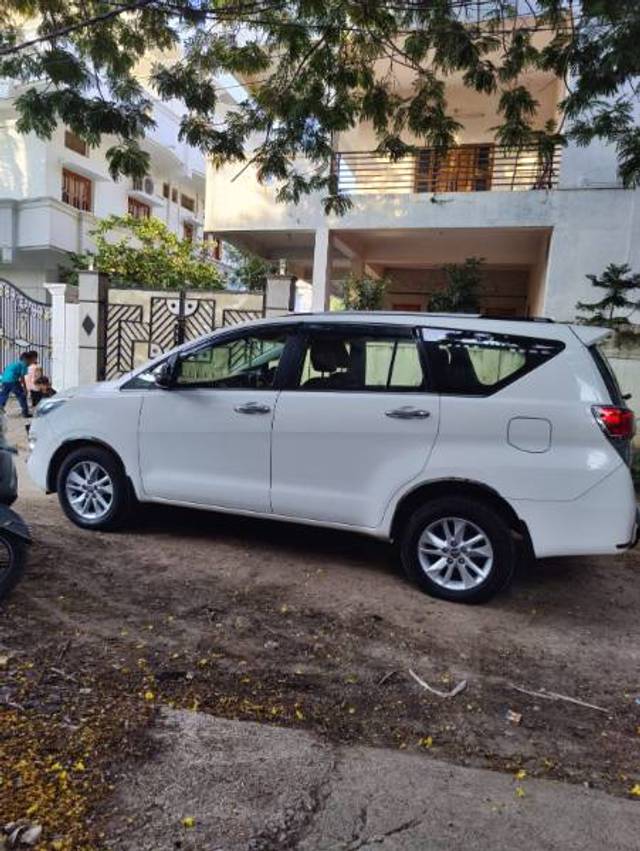https://images10.gaadi.com/usedgaadi-sellcar/UsedCar/b5d1639e-9584-414f-988f-ae8fb31ae9cf/a1245319-c739-42ec-8b03-5ff3a35c6126.jpg?imwidth=6401