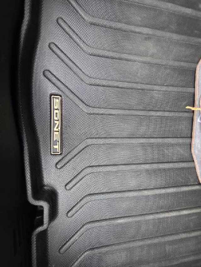 Second-hand 2023 Kia Sonet HTK Plus Diesel iMT BSVI for sale in Kamrup-4