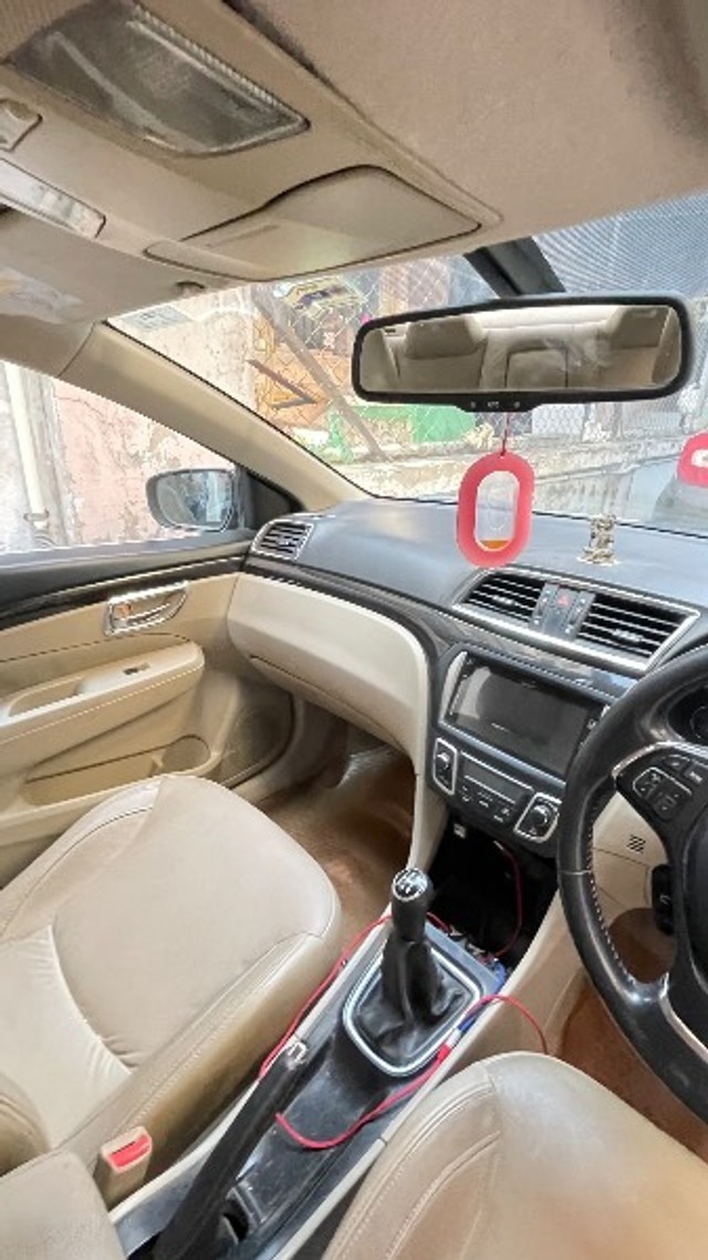 Second-hand 2015 Maruti Suzuki Ciaz VDi Plus SHVS for sale in Ahmedabad-5