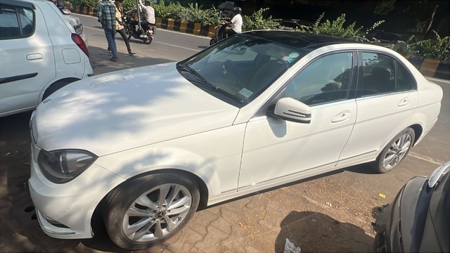 Second-hand 2013 Mercedes-Benz C-Class C 220CDIBE Avantgarde Command for sale in Ahmedabad-3