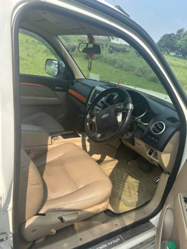 Second-hand 2011 Ford Endeavour 2.5L 4X2 for sale in Jammu-7