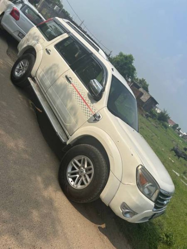 Second-hand 2011 Ford Endeavour 2.5L 4X2 for sale in Jammu-4