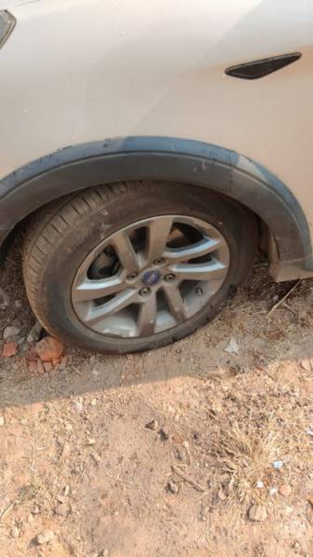 Second-hand 2018 Ford Freestyle Titanium Petrol BSIV for sale in Katni-4