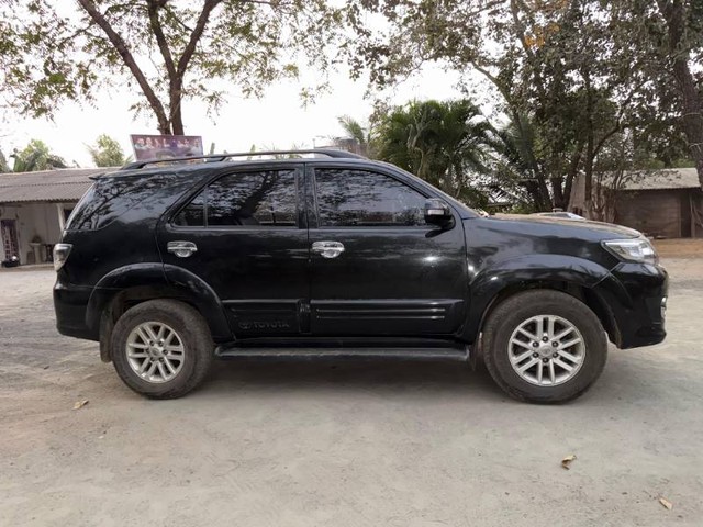 Second-hand 2015 Toyota Fortuner 4x4 MT for sale in Sathupalli-10