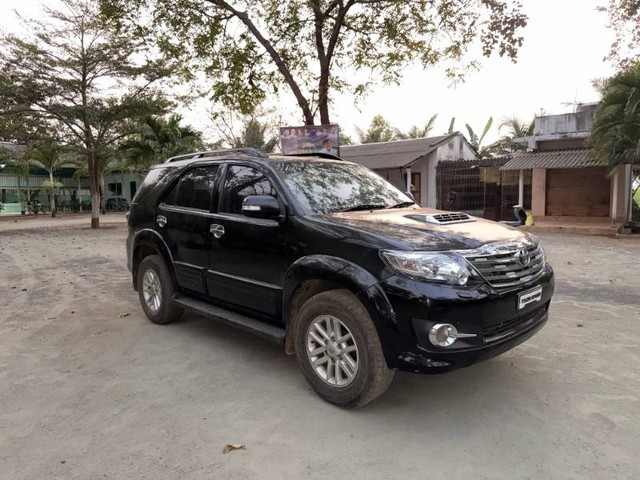 Second-hand 2015 Toyota Fortuner 4x4 MT for sale in Sathupalli-11