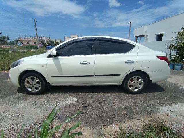 Second-hand 2013 Renault Scala Diesel RxZ for sale in Nellore-1