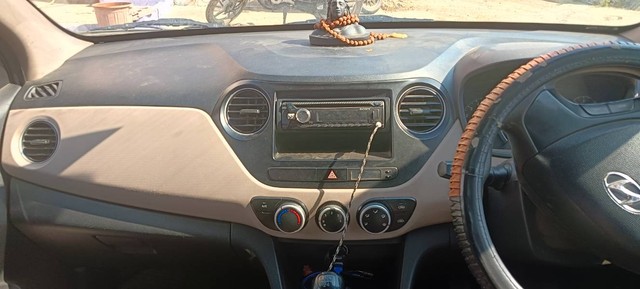 Second-hand 2014 Hyundai Grand i10 CRDi Magna for sale in Narsinghpur-4