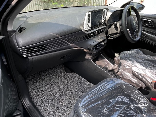 Second-hand 2023 Hyundai i20 Sportz for sale in Sonitpur-3