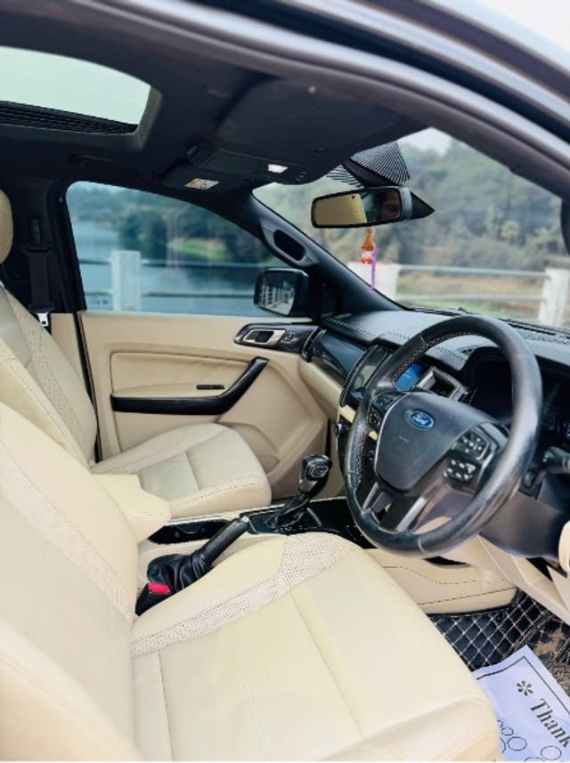 Second-hand 2020 Ford Endeavour Titanium 4X2 for sale in Nashik-7