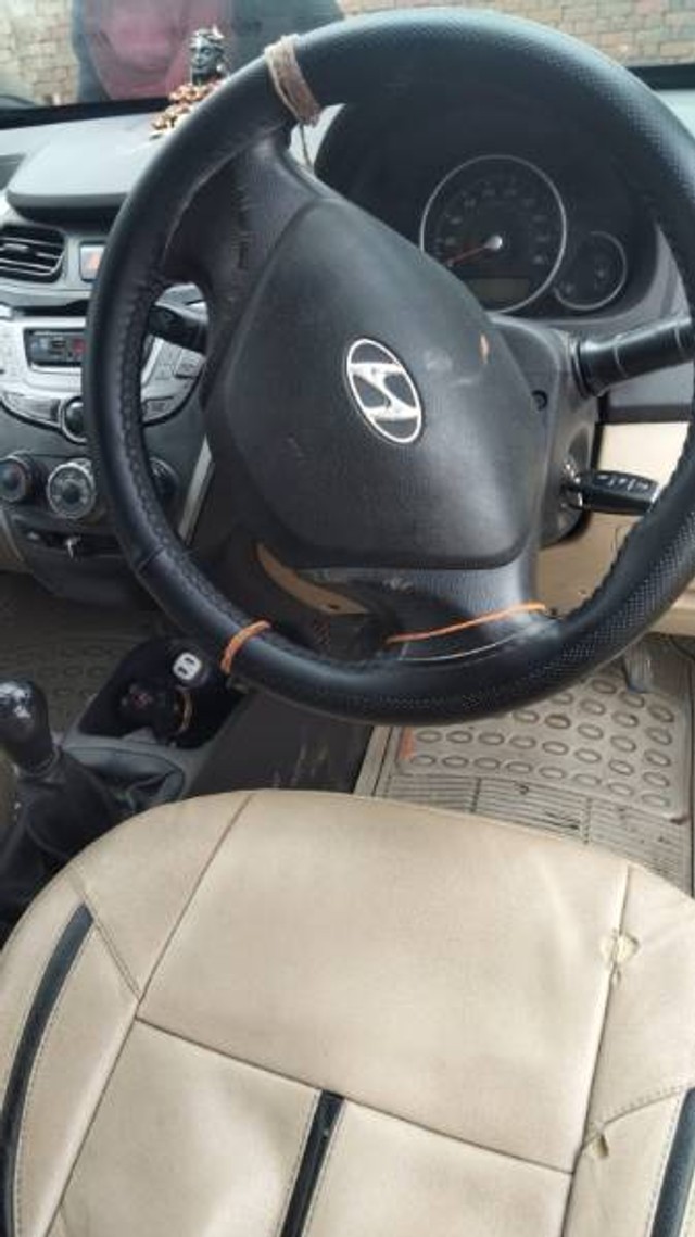 Second-hand 2011 Hyundai EON Magna Optional for sale in Amritsar-4