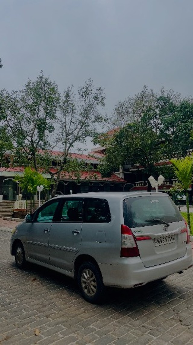 Second-hand 2013 Toyota Innova 2.5 G (Diesel) 7 Seater BS IV for sale in Sangli-2