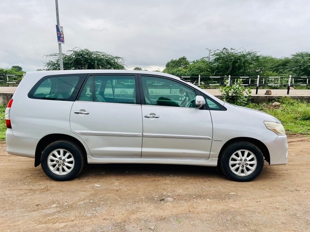 Second-hand 2013 Toyota Innova 2.5 G (Diesel) 7 Seater BS IV for sale in Sangli-1