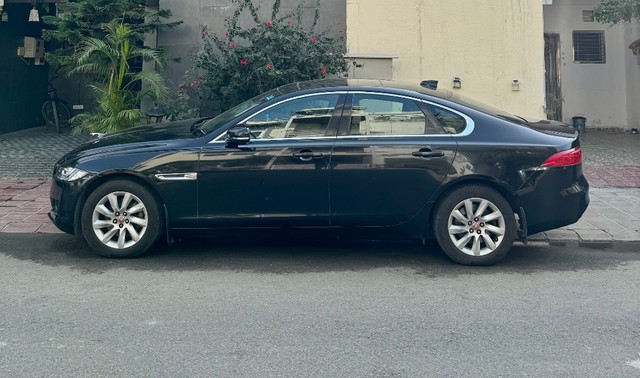 Second-hand 2018 Jaguar XF 2.0 Diesel Prestige for sale in Greater Noida-1