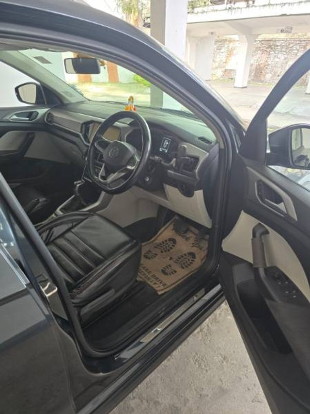 Second-hand 2022 Volkswagen Taigun 1.0 TSI Highline AT BSVI for sale in Ranga reddy-5