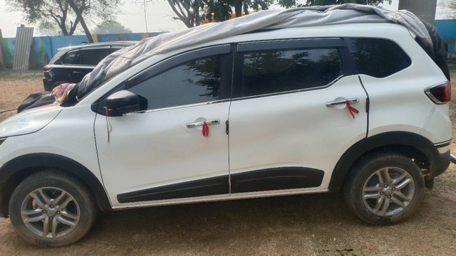 Second-hand 2023 Renault Triber RXZ for sale in Alwar-1