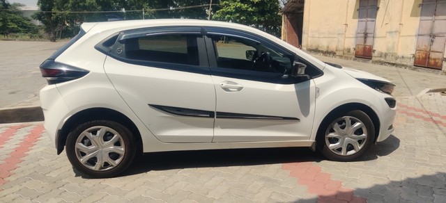 Second-hand 2024 Tata Altroz XM Plus S for sale in Virudhunagar-1