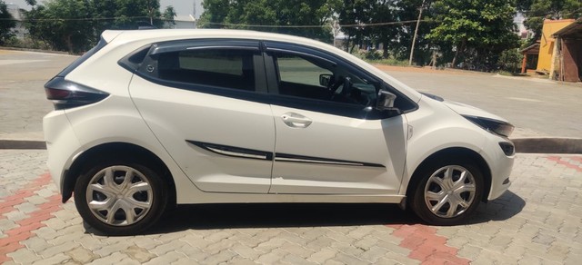 Second-hand 2024 Tata Altroz XM Plus S for sale in Virudhunagar-12