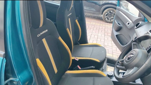 Second-hand 2023 Renault KWID 1.0 CLIMBER AMT for sale in Kanpur-10