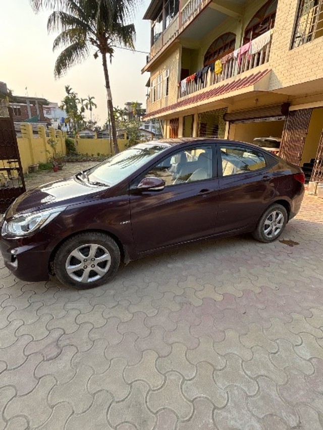 Second-hand 2013 Hyundai Verna 1.4 CRDi for sale in Tezpur-4