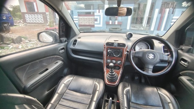 Second-hand 2012 Maruti Suzuki Ritz VDi for sale in Ratlam-4