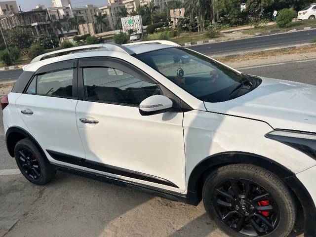 https://images10.gaadi.com/usedgaadi-sellcar/UsedCar/b6282356-aa68-4931-a699-0dda4e0aa1a2/4fd19dd0-1cc4-4187-b9ee-5a5fda0206f2.jpeg?imwidth=6401