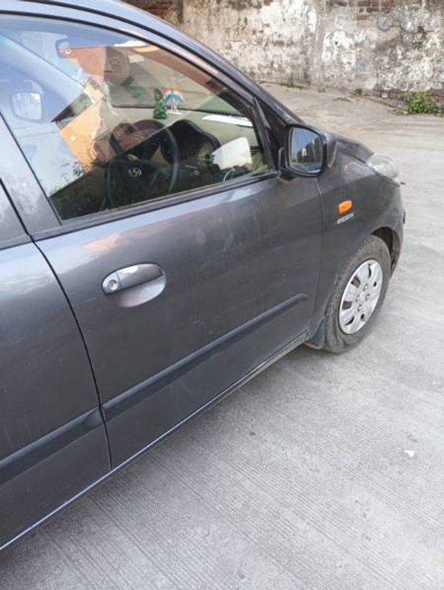 Second-hand 2010 Hyundai i10 Sportz 1.2 for sale in Navsari-2