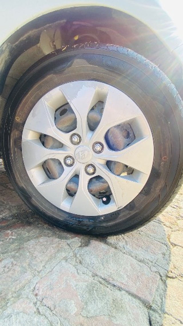 Second-hand 2016 Hyundai Xcent VTVT Plus ABS for sale in Rudrapur-5