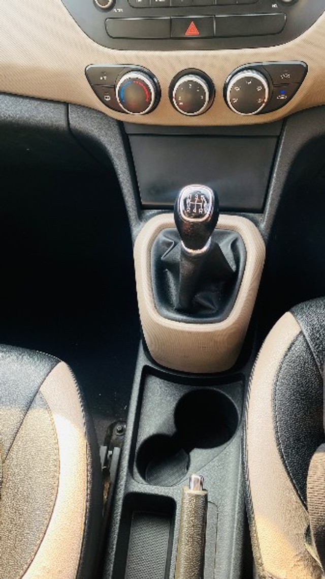 Second-hand 2016 Hyundai Xcent VTVT Plus ABS for sale in Rudrapur-9