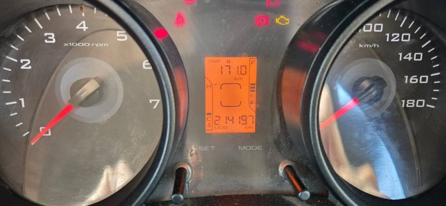 Mahindra TUV 300 T6 Second-hand 2017 Mahindra TUV 300 T6 for sale in Jind-3