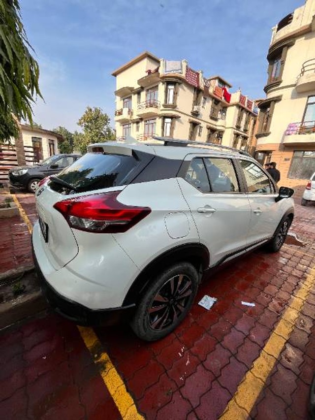 Second-hand 2022 Nissan Kicks 1.5 XV for sale in Ranbir Singh Pura-4