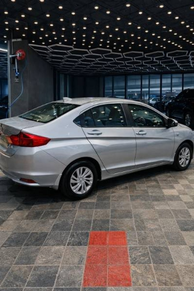 Second-hand 2014 Honda City i DTEC SV for sale in Katwa-1