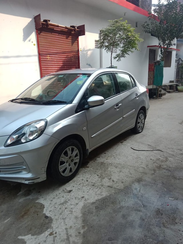 Second-hand 2014 Honda Amaze S i-Vtech for sale in Gorakhpur-3