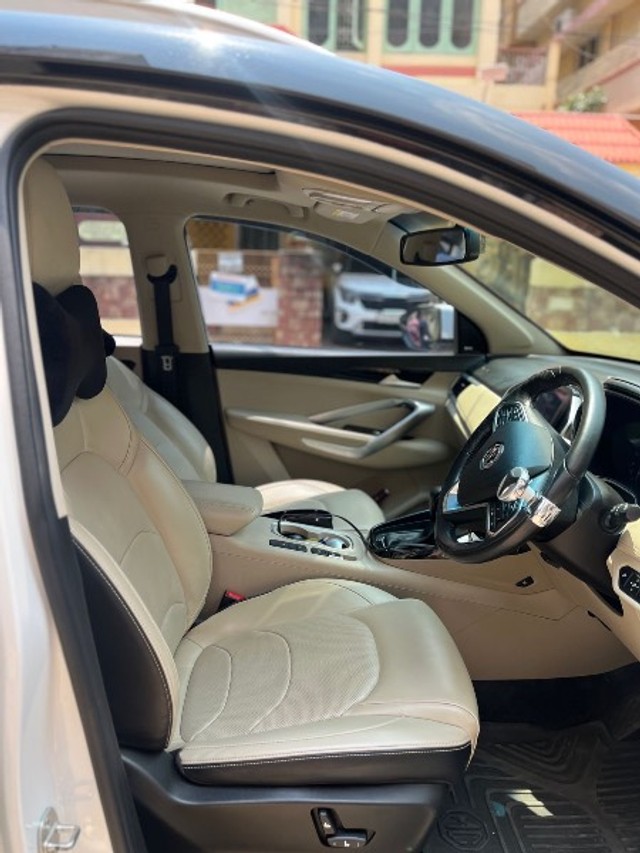 Second-hand 2022 MG Hector Plus Sharp CVT for sale in Vijayawada-5