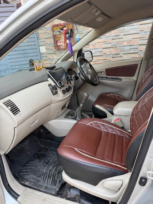 Second-hand 2015 Toyota Innova 2.5 G (Diesel) 7 Seater for sale in Lucknow-7