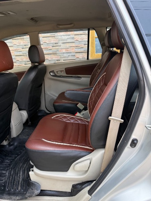 Second-hand 2015 Toyota Innova 2.5 G (Diesel) 7 Seater for sale in Lucknow-6