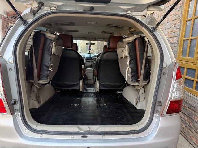 Second-hand 2015 Toyota Innova 2.5 G (Diesel) 7 Seater for sale in Lucknow-8