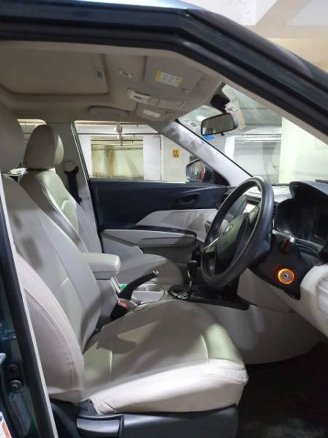 Second-hand 2021 Mahindra XUV300 W6 AMT Sunroof BSVI for sale in Ghaziabad-3