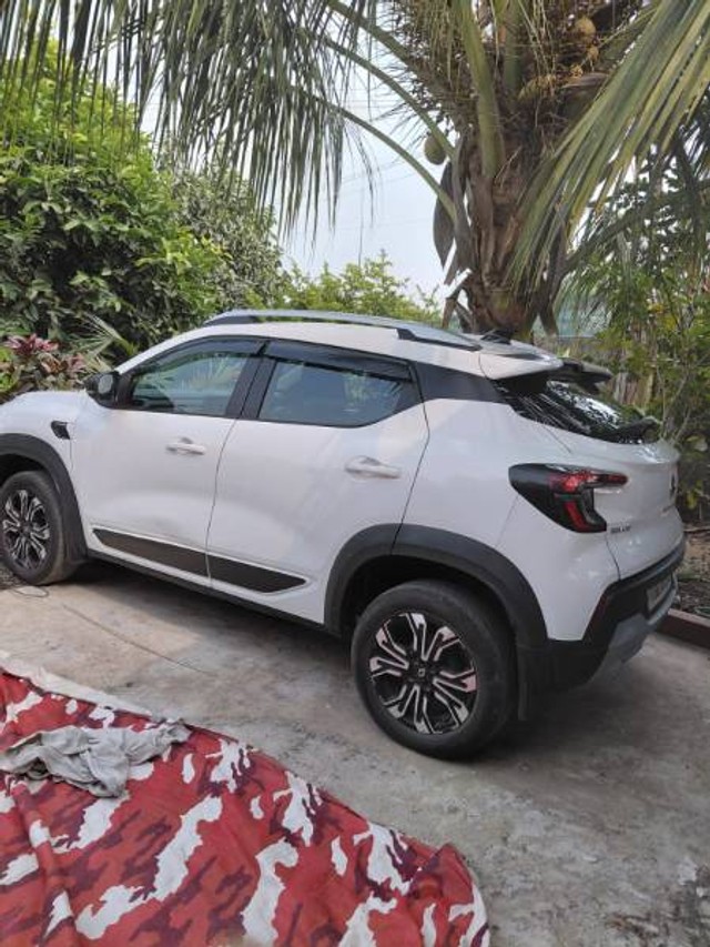 Second-hand 2021 Renault Kiger RXL AMT for sale in Guntur-3