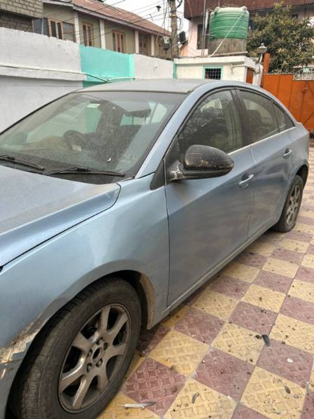 Chevrolet Cruze LT Second-hand 2010 Chevrolet Cruze LT for sale in Srinagar-3
